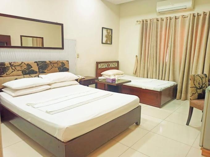 Hotel Silver Sand Multan Buitenkant foto