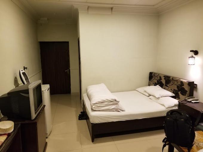 Hotel Silver Sand Multan Buitenkant foto